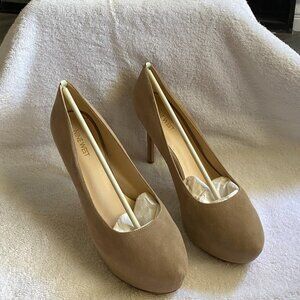 Tall Taupe Pump